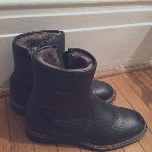 Beautiful like-new Men's Pajar boots (Size 10)